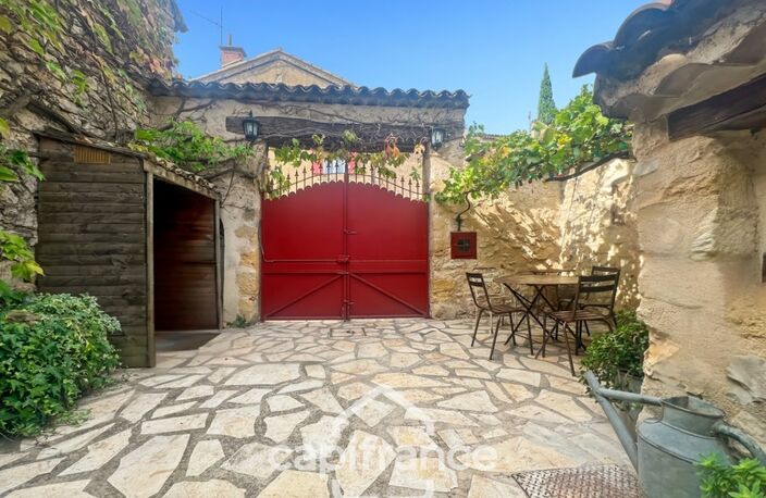 MERINDOL  MAISON DE CHARME, cour extérieure et roof top,2 chambres, 1 pièce,  1 bureau, 1 cave,  au cœur du village  A DECOUVRIR ! — photo 5