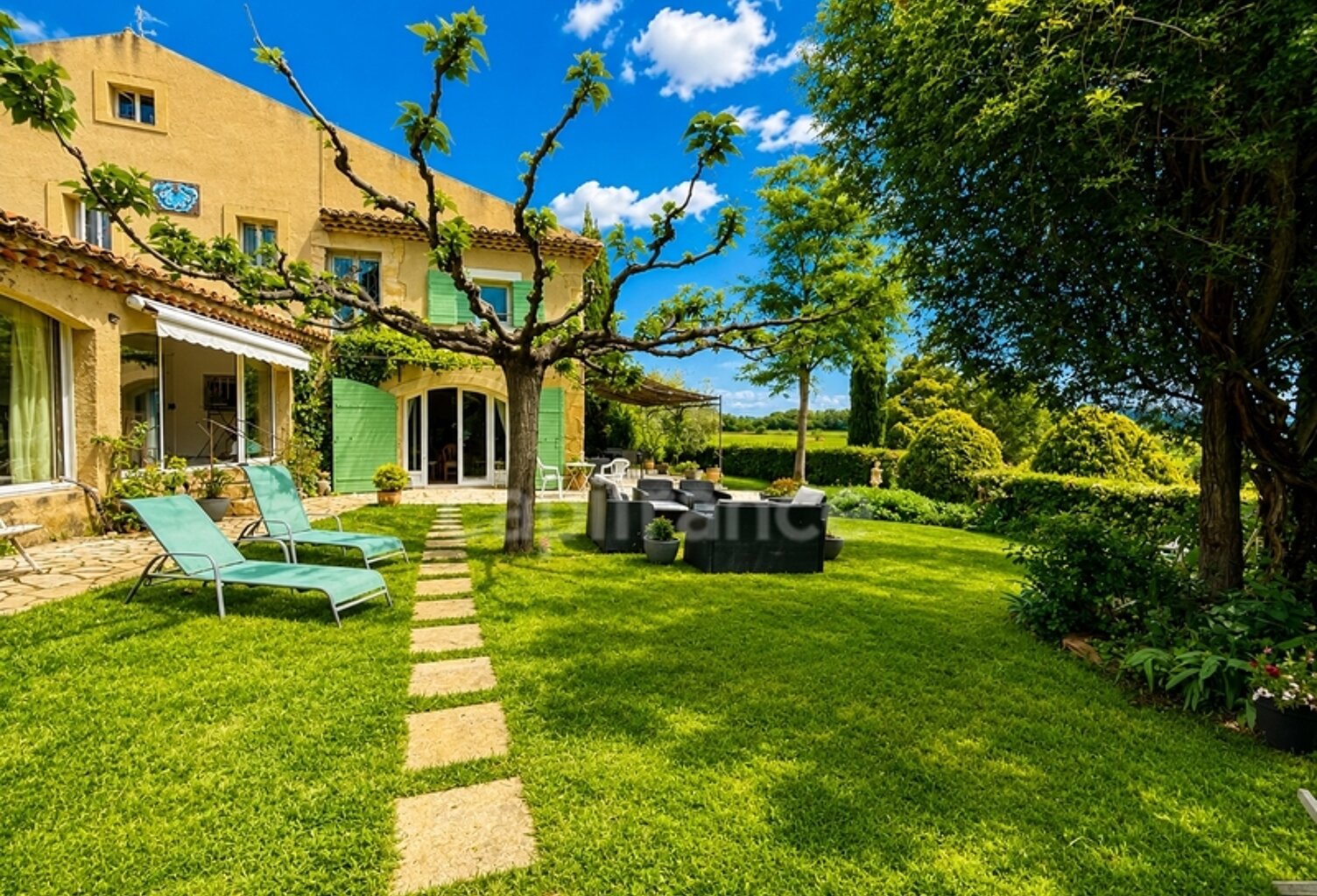 Propriété à vendre 8 pièces 274 m2 sur 1 hectare PERTUIS (84) — photo 1