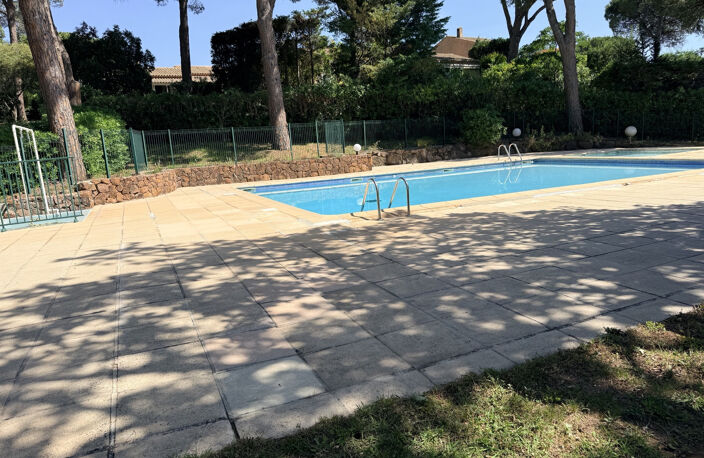 Appartement à vendre 2 pièces SAINT RAPHAEL (83) — photo 2