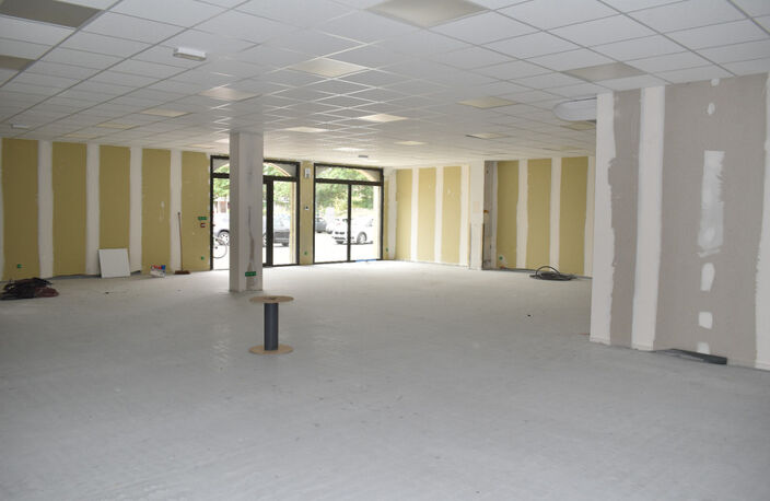 A vendre AIRVAULT Local commercial — photo 2