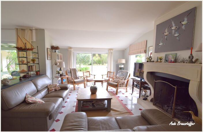 Maison à vendre 9 pièces LES PORTES EN RE (17), 7 chambres, à 2' des plus belles plages — photo 2