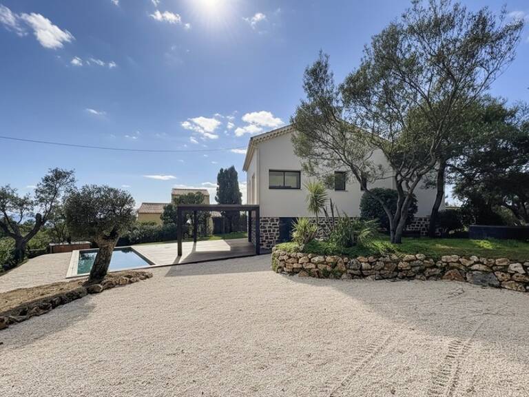 Propriété d’exception avec vue mer - LES ISSAMBRES (83) — photo 1