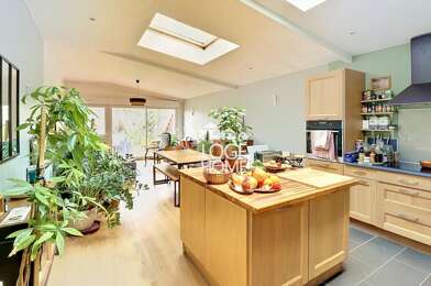 Appartement 5 pièces 254400 €