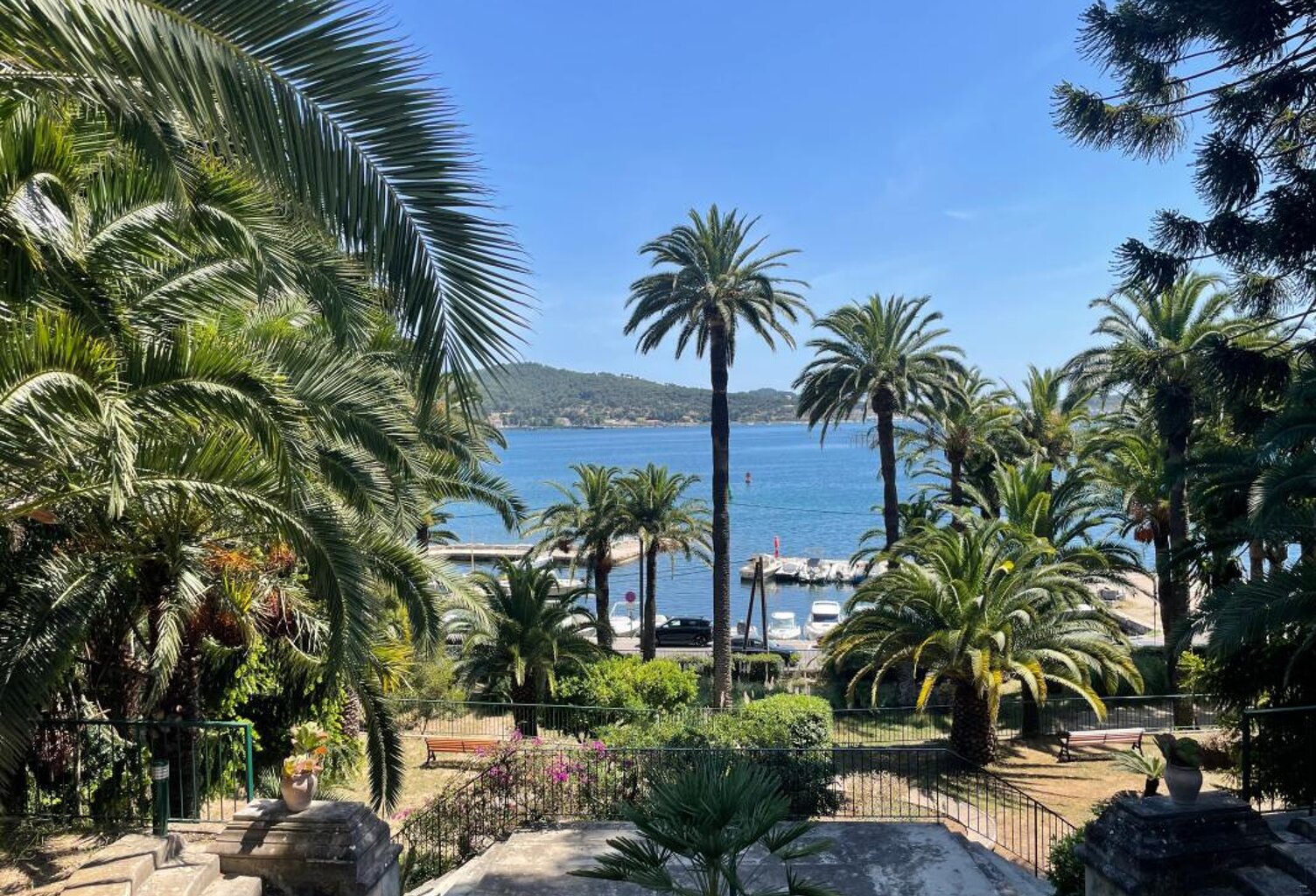 A VENDRE LA SEYNE SUR MER 83500 QUARTIER TAMARIS APPARTEMENT 3 PIECES DOUBLE TERRASSE ASCENSEUR GARAGE — photo 1