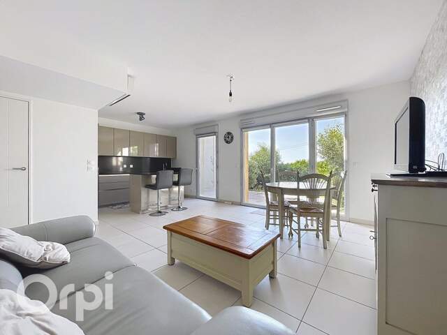 Maison récente de 4 pièces avec jardin et chambre de plain-pied au calme — photo du bien