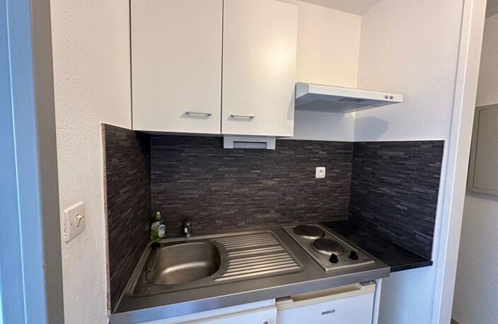 LOCATION Studio (22 m²) à CARPENTRAS - Proche Gare — photo 3