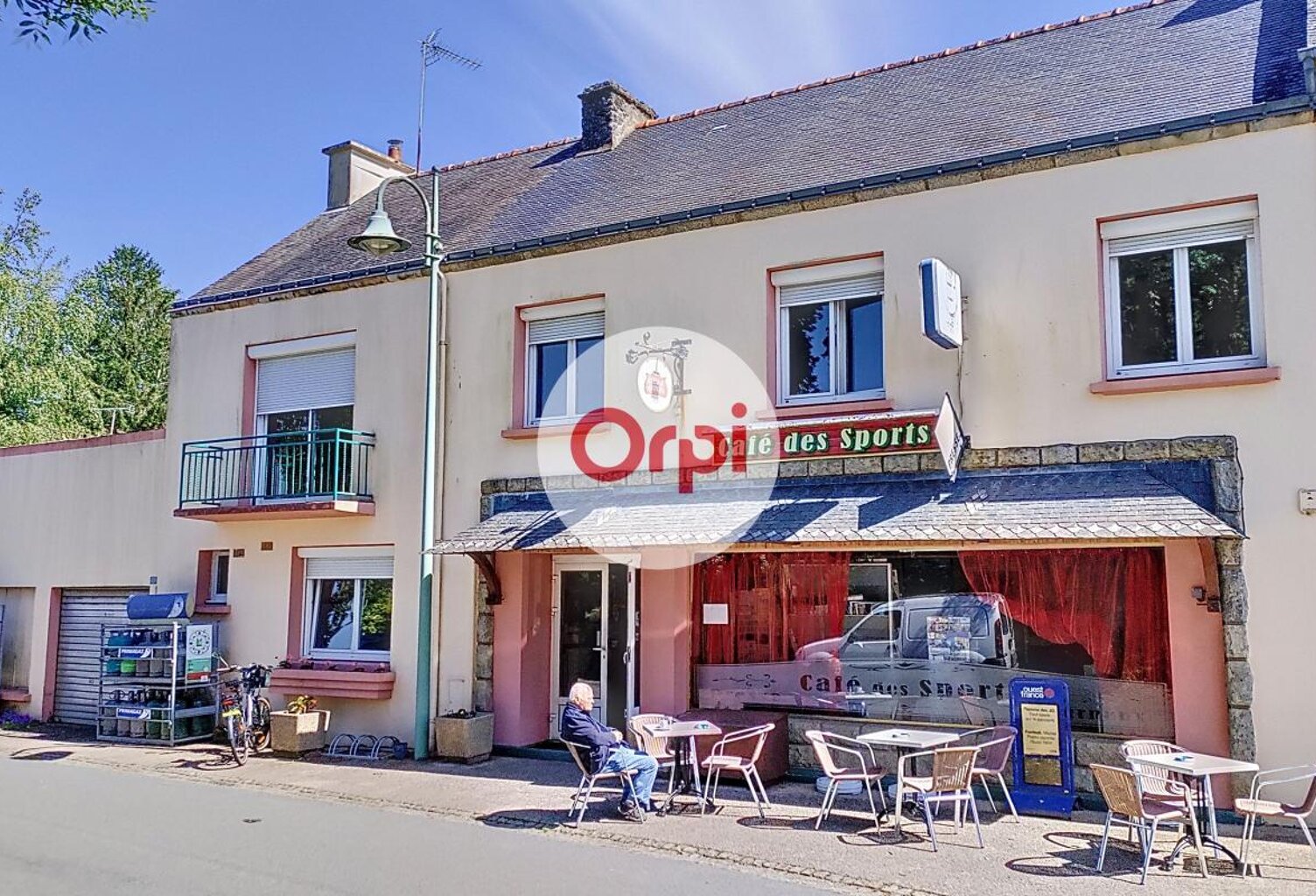 Murs commerciaux (Bar - Presse) + Logement de fonction - Centre bourg de Pluherlin (Morbihan) — photo 1