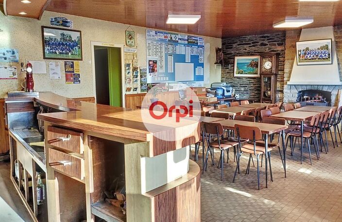 Murs commerciaux (Bar - Presse) + Logement de fonction - Centre bourg de Pluherlin (Morbihan) — photo 2