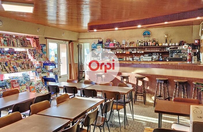 Murs commerciaux (Bar - Presse) + Logement de fonction - Centre bourg de Pluherlin (Morbihan) — photo 3