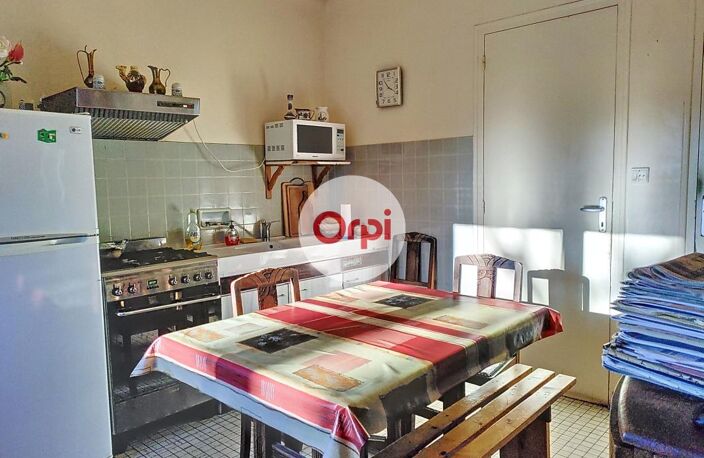 Murs commerciaux (Bar - Presse) + Logement de fonction - Centre bourg de Pluherlin (Morbihan) — photo 4