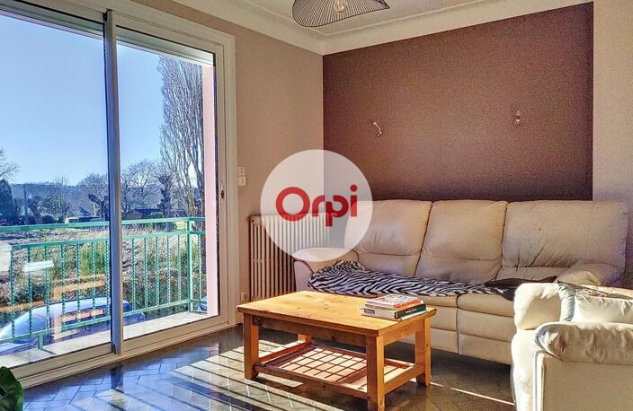 Murs commerciaux (Bar - Presse) + Logement de fonction - Centre bourg de Pluherlin (Morbihan) — photo 5