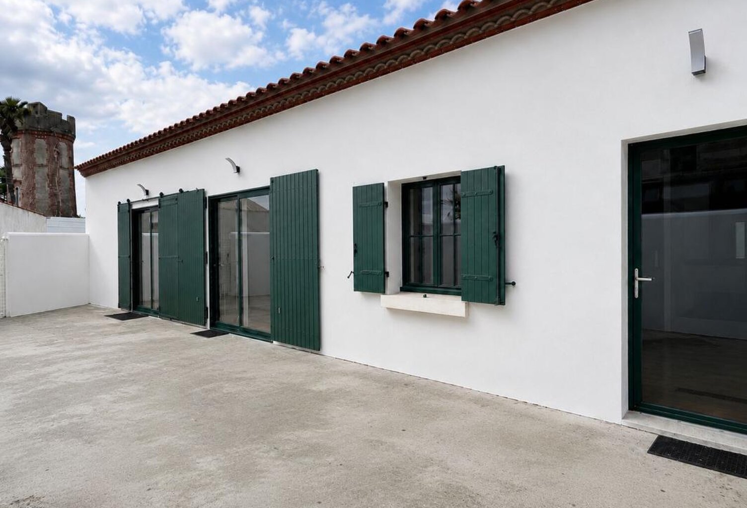 Maison avec deux Suites, Cour Fermée et Stationnement — photo 1