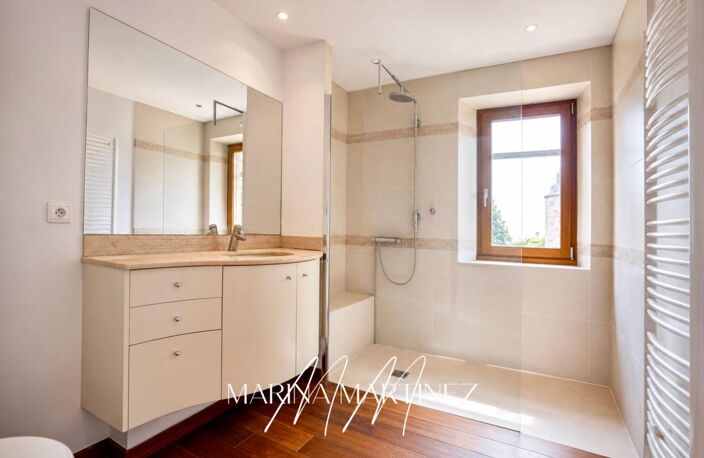 Maison en pierre rénovée avec dépendance de 120 m² et parc arboré de plus de 1880m2 - Villeneuve-la-Comptal — photo 5