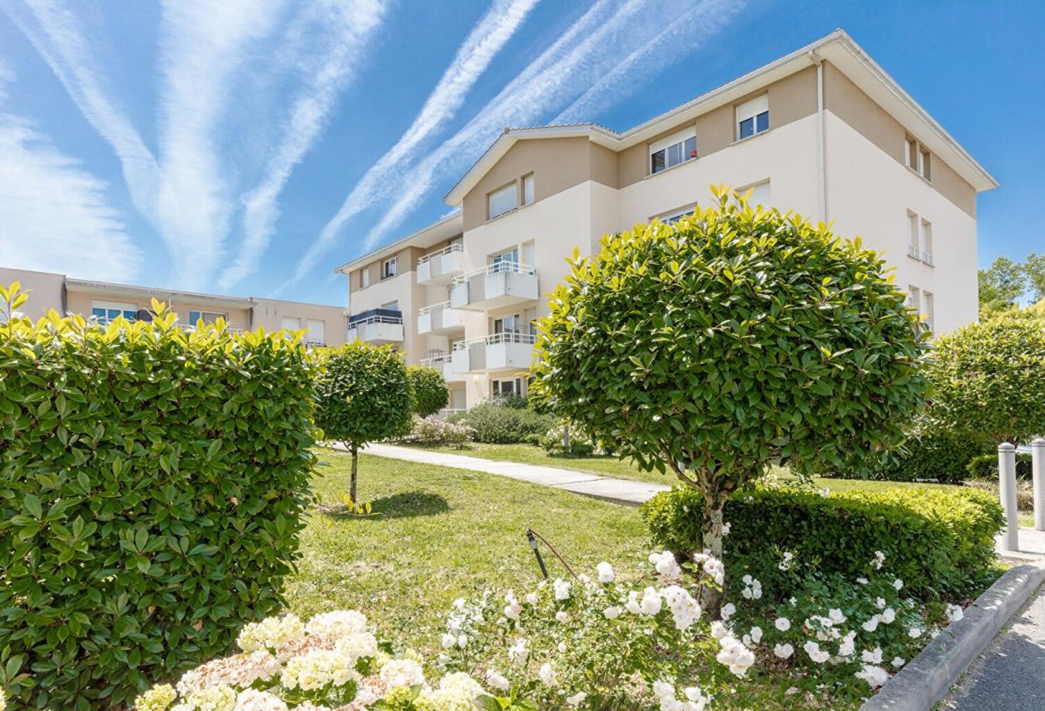 Appartement T2 de 41 m² avec piscine et parking — photo 1