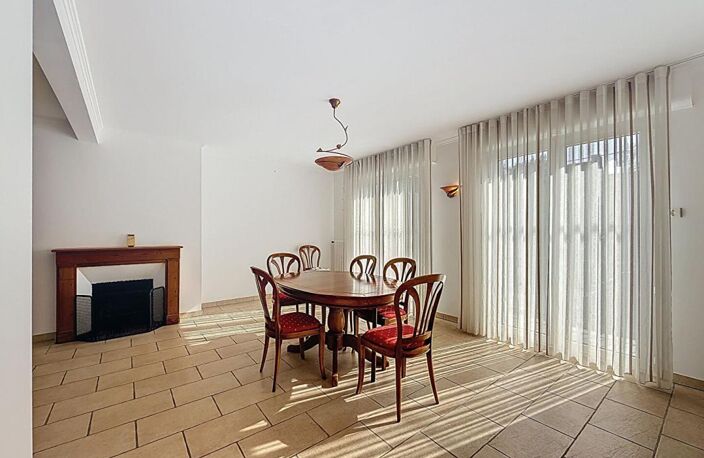 Maison avec piscine. Commerces à pied et cadre privilégié sur 930 m² de terrain. 15 minutes de Vannes — photo 3