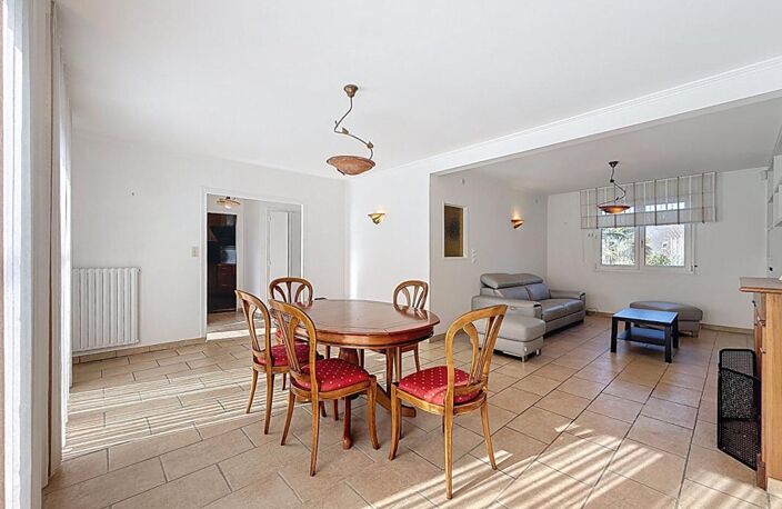 Maison avec piscine. Commerces à pied et cadre privilégié sur 930 m² de terrain. 15 minutes de Vannes — photo 5