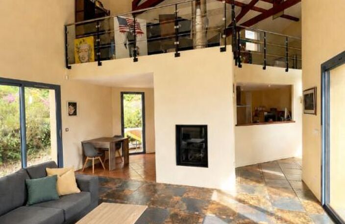 LE BOIS D'OINGT. Villa d'architecte 6 pièces 175 m2  sur terrain de 1214m2 — photo 3