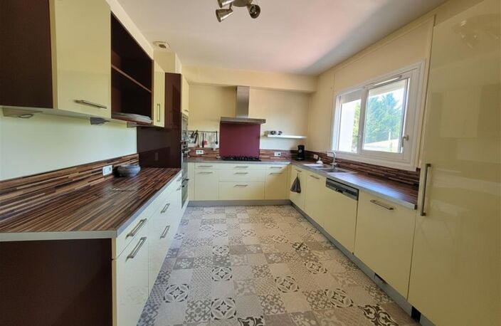ANGOULEME (16000) : Maison familiale de 144m2 avec garage et piscine — photo 4