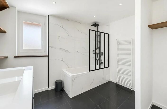 Maison de 6 pièces de 205 m² à Usinens — photo 4