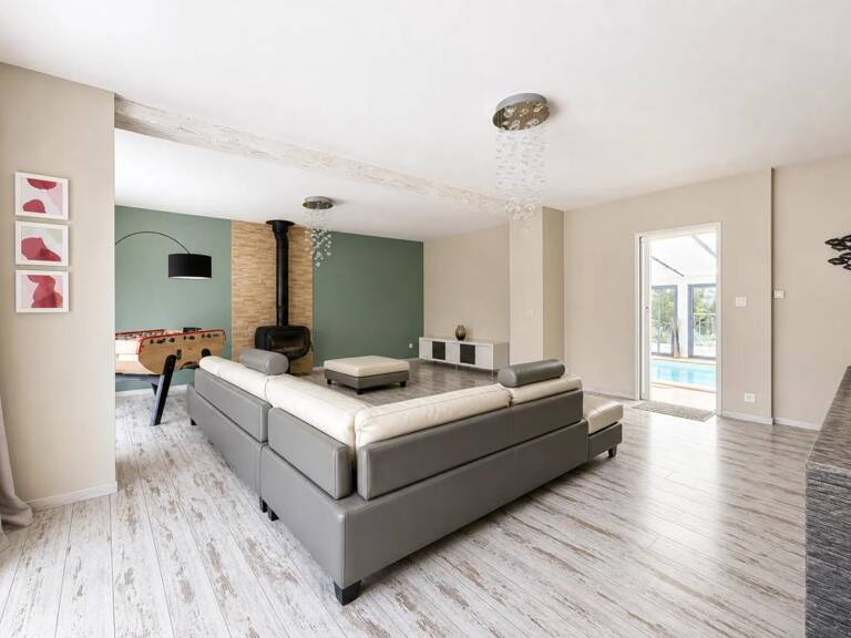 Maison de 8 pièces de 335 m² à Montlandon — photo 1