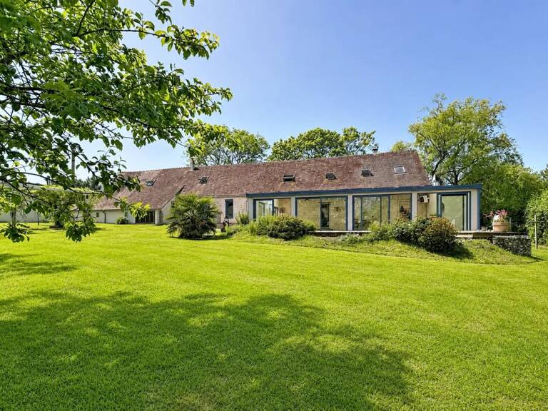 Maison de 8 pièces de 335 m² à Montlandon — photo 1