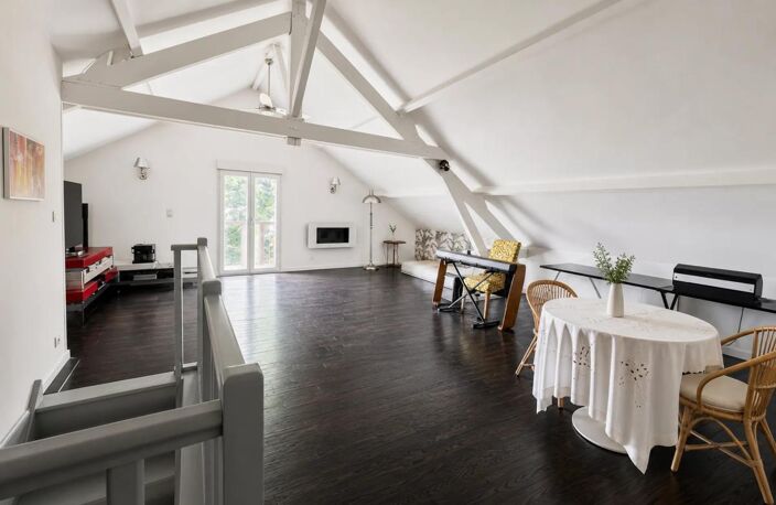 Maison de 8 pièces de 189 m² à Saint-Saturnin — photo 2