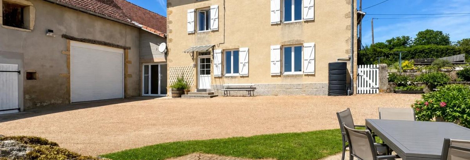 Maison 4 Pièces 187 m² à vendre à Saint-Laurent-en-Brionnais (71800)