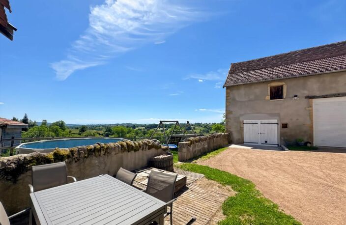Maison de 6 pièces de 187 m² à Saint-Laurent-en-Brionnais — photo 2
