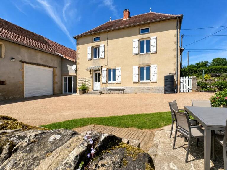 Maison de 6 pièces de 187 m² à Saint-Laurent-en-Brionnais — photo 1