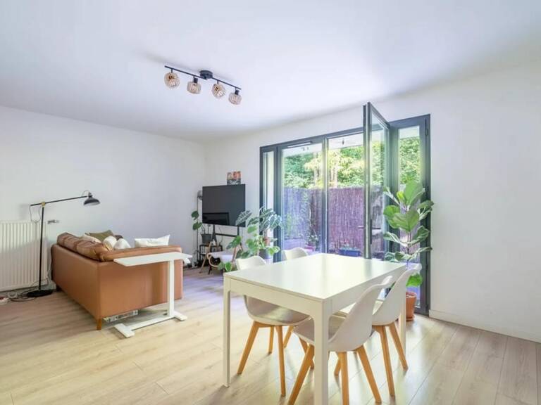 Appartement DUPLEX de 3 pièces de 64 m² à Stains — photo 1