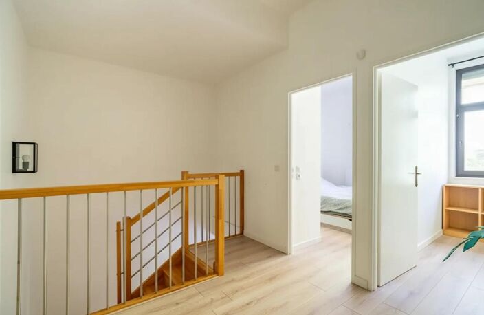 Appartement DUPLEX de 3 pièces de 64 m² à Stains — photo 4