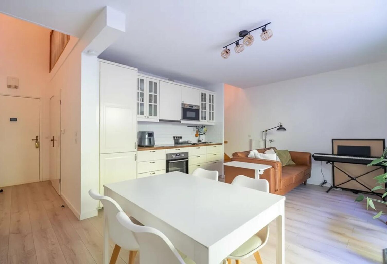 Appartement DUPLEX de 3 pièces de 64 m² à Stains — photo 1