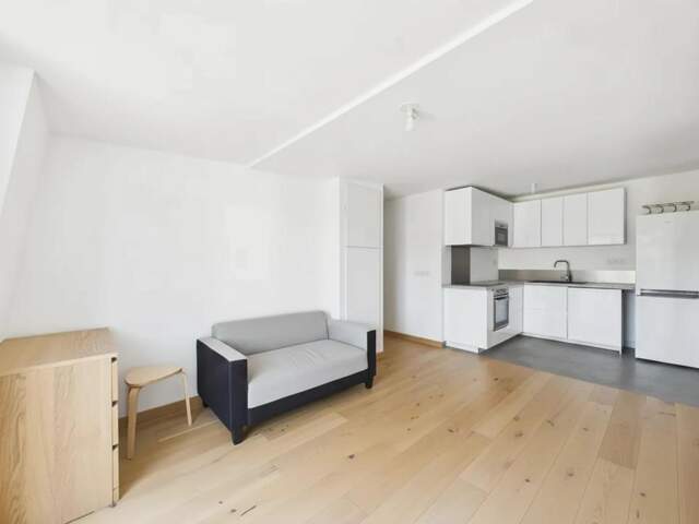 3 PIECES LUMINEUX AVEC BALCON - DERNIER ETAGE - GARCHES — photo du bien