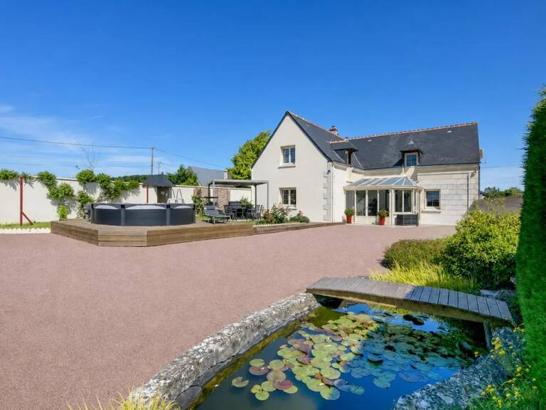 Maison de 9 pièces de 204 m² à Bourgueil — photo 1
