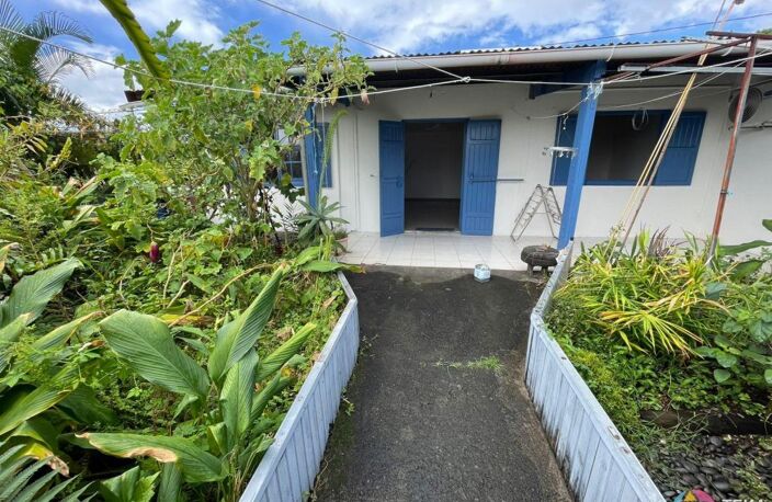 FABIEN TEKA IMMO vous propose une maison + local à la vente sur st Anne, ile de la Réunion — photo 2