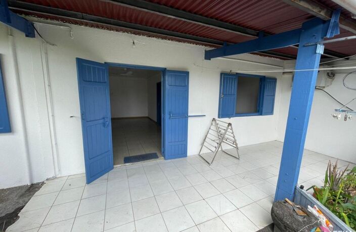 FABIEN TEKA IMMO vous propose une maison + local à la vente sur st Anne, ile de la Réunion — photo 3