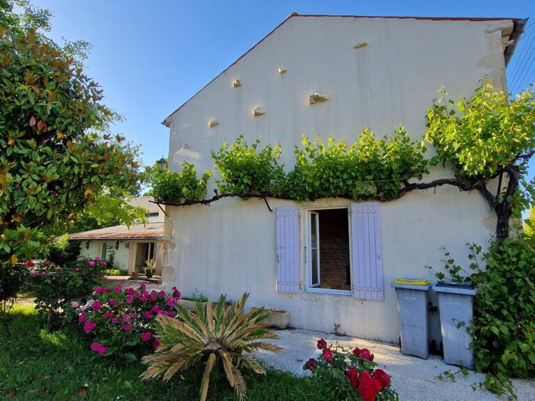 Maison spacieuse avec 3 chambres et jardin arboré. — photo 1