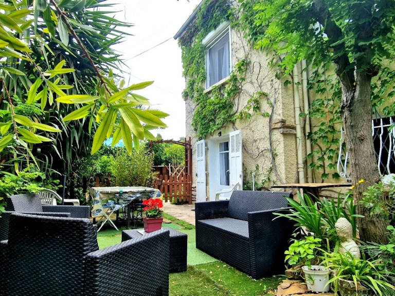 LA CIOTAT SAINT-JEAN : Maison avec deux appartements, grand — photo 1