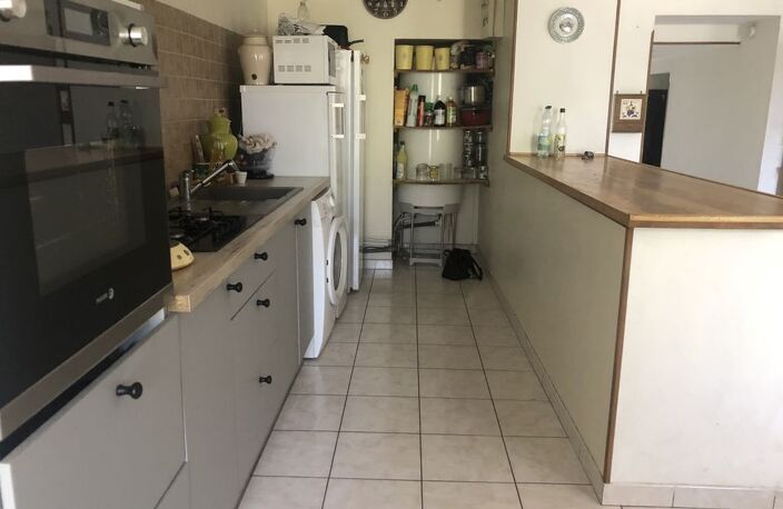 JOLIE MAISON MITOYENNE EN PIERRE AVEC SON GRAND JARDIN 900 m2 — photo 3