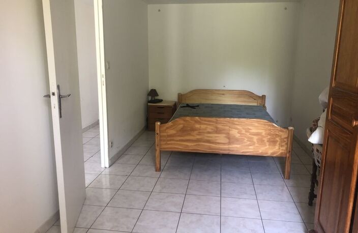 JOLIE MAISON MITOYENNE EN PIERRE AVEC SON GRAND JARDIN 900 m2 — photo 4