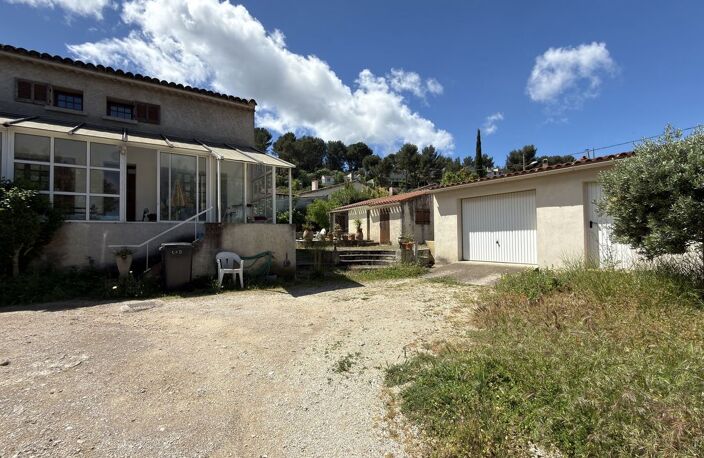 LA PENNE SUR HUVEAUNE, VILLA DE TYPE 5/6 AVEC PISCINE ET GARAGE — photo 3
