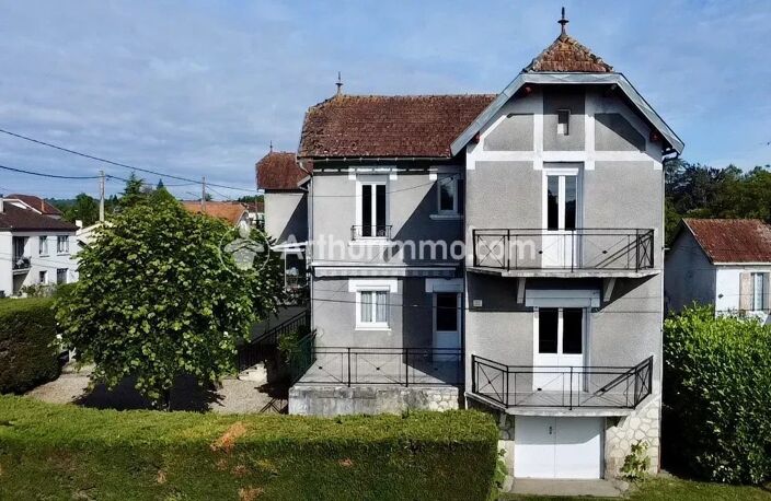 MAISON DE BOURG 4 Pièces SAINT-ASTIER — photo 2
