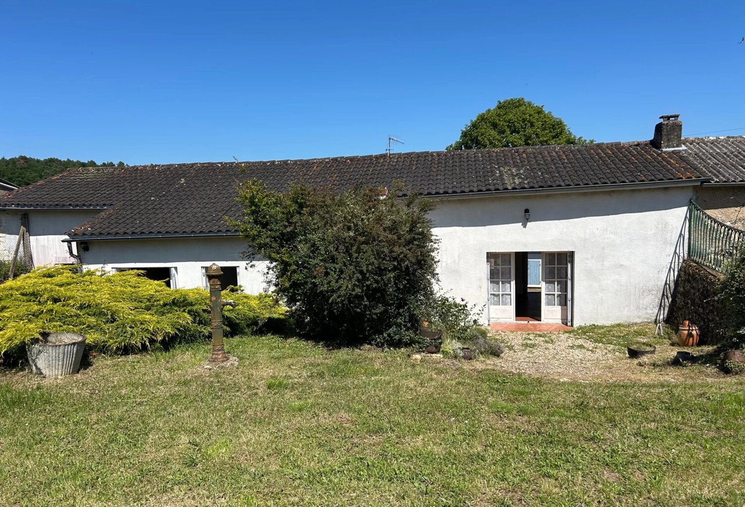 Charmante maison de village à Bonneuil-Matours — photo 1