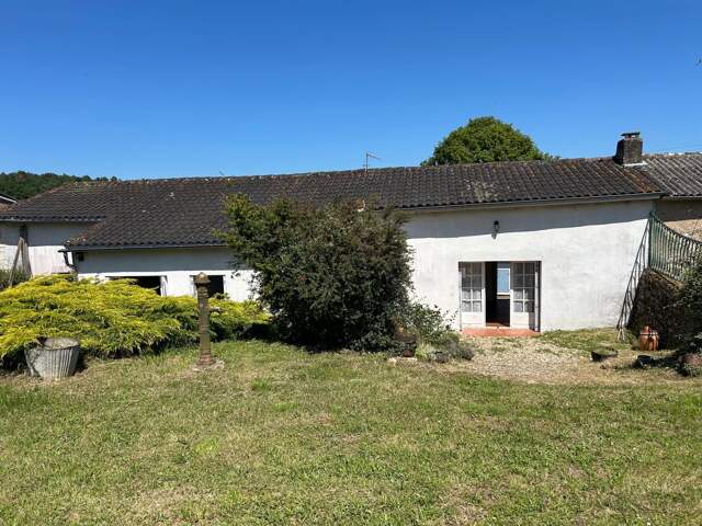 Charmante maison de village à Bonneuil-Matours — photo du bien