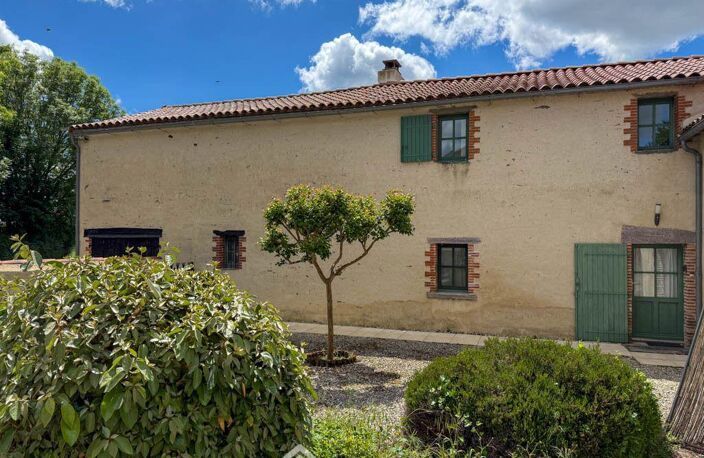 Maison de village - 225m² - Pouzauges — photo 2