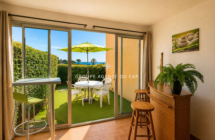 À VENDRE APPARTEMENT T2 À PIED DES PLAGES AVEC VUE MER, À SAINT-AYGULF — photo 2