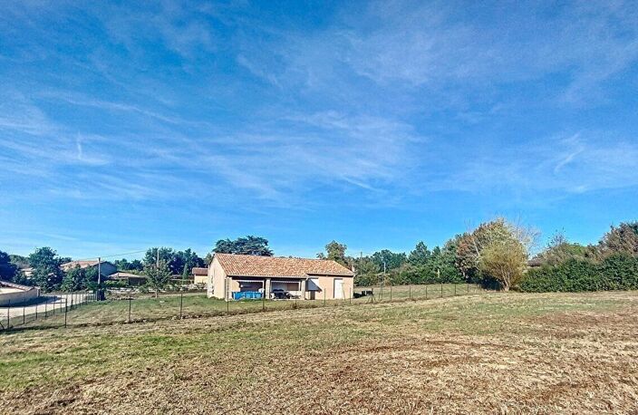 Terrain viabilisé de 850 m² à Leojac — photo 2