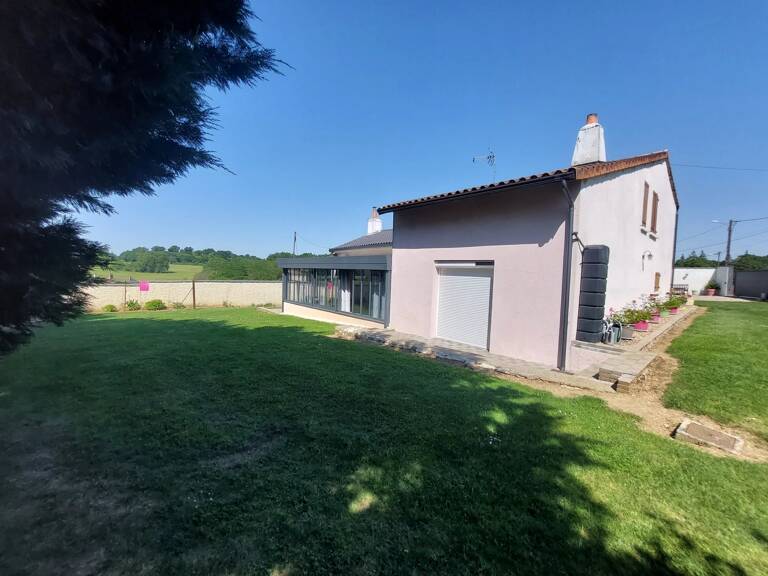 Maison familiale de 155 m² avec jardin à Iteuil — photo 1