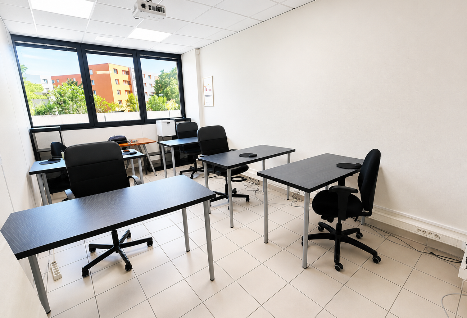 Dépt Hérault (34), à vendre MONTPELLIER local professionnel — photo 1