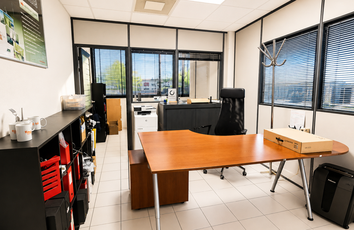 Dépt Hérault (34), à vendre MONTPELLIER local professionnel — photo 2